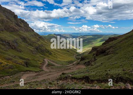 Zig-zags de la partie supérieure de Sani Pass à Drakensberg Afrique du Sud Banque D'Images