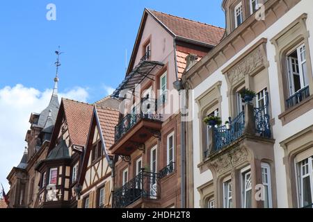 Rangée de maisons historiques à Saverne, France Banque D'Images