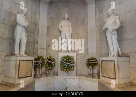 SAINT-DOMINGUE, RÉPUBLIQUE DOMINICAINE - 18 NOVEMBRE 2018 : sculptures des pères fondateurs de la République dominicaine dans l'autel de la Patria à Santo Banque D'Images