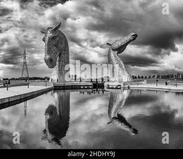 Les Kelpies sculpture de deux chevaux à l'entrée de la Forth et Clyde Canal à l'Hélix Park près de Falkirk, Ecosse Banque D'Images