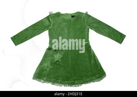 Robe d'été isolée.Gros plan d'une belle robe verte de fille de bébé isolée sur un fond blanc.Mode printanier pour enfants.Macro. Banque D'Images