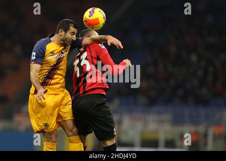 Matteo Darmian of FC Internazionale fights for the ball against Henrikh  Mkhitaryan of AS Roma during the Serie A 2020/21 / LM Stock Photo - Alamy