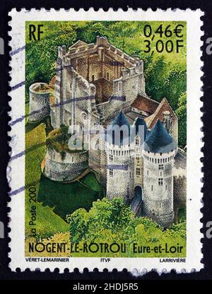 FRANCE - VERS 2001 : un timbre imprimé en France montre le Château Saint-Jean, Nogent-le-Rotrou, vers 2001 Banque D'Images