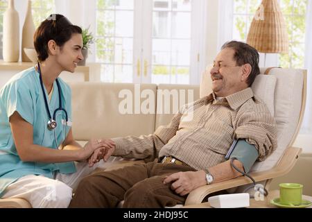 senior, soins et charité, infirmière, soins de la vieillesse, visite à domicile,personnes âgées, personnes âgées, personnes âgées, soins et organismes de bienfaisance, infirmières,attention Banque D'Images
