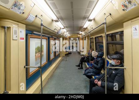 Moscou, Russie -26 décembre 2021.Aquarelle - train de noms avec peintures dans le métro de Moscou Banque D'Images