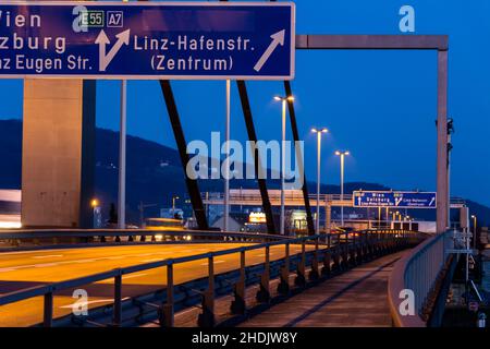 linz, A7, pont Voest, route européenne E55, linzs Banque D'Images