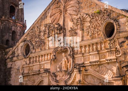 Église Miagao officiellement appelée église paroissiale Santo Tomás de Villanueva est une forteresse baroque de l'époque espagnole, catholique romaine.Un patrimoine mondial de l'UNESCO. Banque D'Images