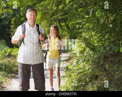 personnes âgées actives, randonneurs, vacances de randonnée, personnes âgées, en forme,vieux, senior, aînés, randonneurs, randonnée,vacances de randonnée, vacances, vacances Banque D'Images