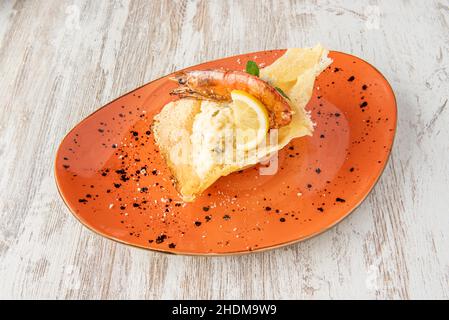 La crème de homard à certains endroits est mangée à Noël, bien qu'elle soit parfaitement valable à n'importe quel moment de l'année.Si vous pouvez utiliser des fruits de mer frais, tellement Banque D'Images