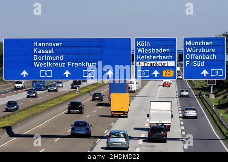 autoroute, signalisation routière, pont, infrastructure, autoroutes,autoroute, autoroutes, signalisation routière, signalisation routière, signalisation routière,dérivation, route droite, Banque D'Images