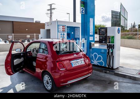 Station-service automatique de Ballenoil à Ciudad Quesada, Rojales, Espagne.Le système automatisé de la station-service a entraîné des prix du carburant moins chers Banque D'Images