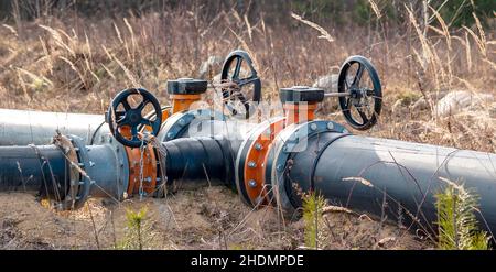 tuyau d'eau, roue de soupape, tuyaux d'eau, roues de soupape Banque D'Images