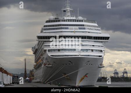 Bateau de croisière Costa Fascinosa de la compagnie italienne Costa Cruises débarque à Pier Mauá - Rio de Janeiro, Brésil 01.06.2021 Banque D'Images