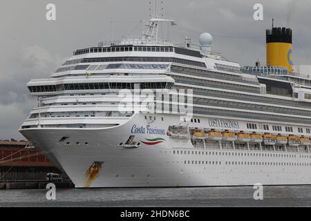 Bateau de croisière Costa Fascinosa de la compagnie italienne Costa Cruises débarque à Pier Mauá - Rio de Janeiro, Brésil 01.06.2021 Banque D'Images