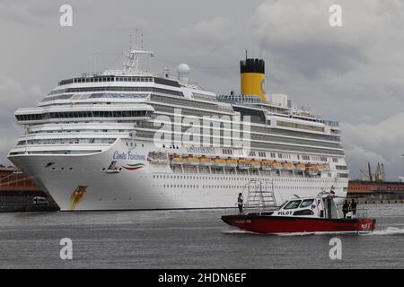 Bateau de croisière Costa Fascinosa de la compagnie italienne Costa Cruises débarque à Pier Mauá - Rio de Janeiro, Brésil 01.06.2021 Banque D'Images