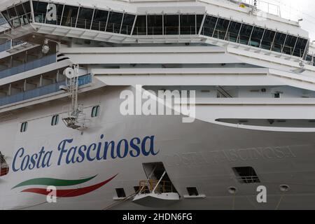 Bateau de croisière Costa Fascinosa de la compagnie italienne Costa Cruises débarque à Pier Mauá - Rio de Janeiro, Brésil 01.06.2021 Banque D'Images