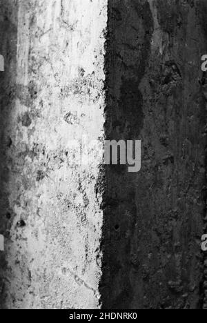 Image verticale en niveaux de gris des détails architecturaux et de l'art de la rue de Guangzhou, Chine Banque D'Images