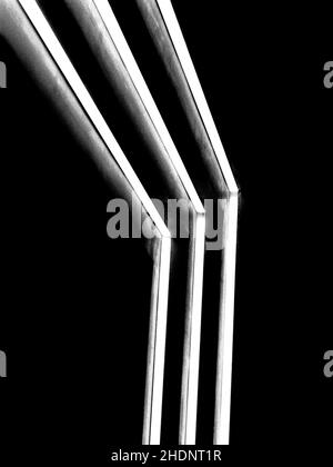 Image verticale en niveaux de gris des détails architecturaux et de l'art de la rue de Guangzhou, Chine Banque D'Images