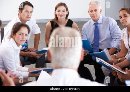 réunion et conversation, réunion, homme d'affaires, feedback, réunion et conversations,réunion et conversation, patron, hommes d'affaires, exécutif, cadres, Banque D'Images