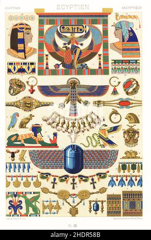 Bijoux égyptiens anciens.Pectoral 1 et aigle 2 du Serapeum (époque des Rameses II), lapis-lazuli scarab avec ailes en perles de verre 3, collier de la tête des APIs 4, bracelets en émail 5-7, bagues 8,9, boucles d'oreilles, amulettes et colliers 10-26, Sphinx 27 et bijoux de peintures de Thèbes 28-33.Chromolithographe de Gandon et F. durin, de l’Environnement Polychrome d’Albert-Charles-Auguste Racinet, (ornement polychromatique), Firmin-Didot, Paris, 1869-73. Banque D'Images