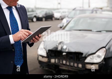 dommages à la carrosserie, assurance accidents, assurance automobile, accident de voiture, dommages à la carrosserie,assurances, assurances automobiles, accidents, accidents de voiture Banque D'Images