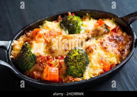 repas au four, poulet, plats au four, ragoûts de poulet, poulets Banque D'Images