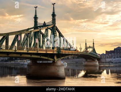 pont, budapest, pont de liberté, ponts, copains,ponts de liberté Banque D'Images