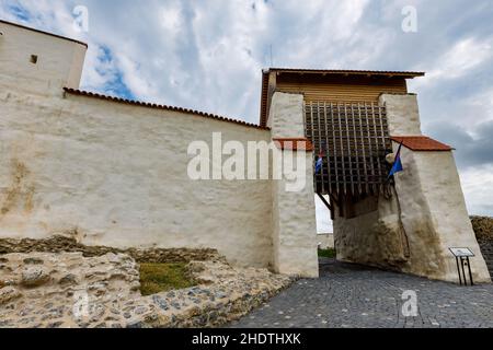 La porte du château de Marienburg à Feldioara en Roumanie Banque D'Images