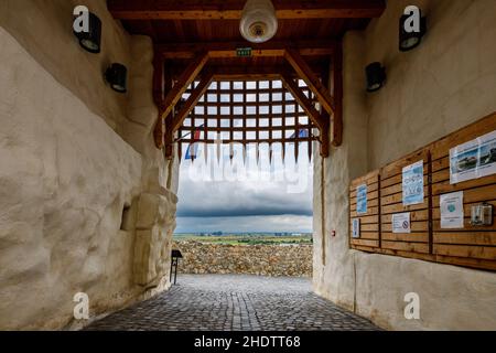 La porte du château de Marienburg à Feldioara en Roumanie Banque D'Images