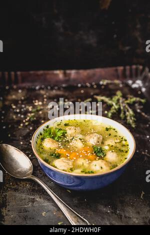 soupe, bouillon de poulet, boulettes de semoule, soupes, bouillons de poulet Banque D'Images