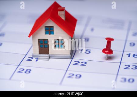 Concept d'investissement de calendrier.Date de paiement du prêt et de l'impôt Banque D'Images