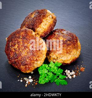 émincé, boulette de viande, frigo, hache, hache-viande,boulettes de viande, fritkadellers Banque D'Images