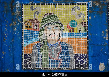 Izmir, Turquie - 1 septembre 2021 : décorations de figure de foi sur un mur à Nazarkoy Kemalpasa Izmir Turquie Banque D'Images