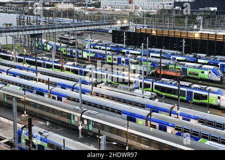 TER dans les hauts de France Gare Crossrail - Saint-Denis - France Banque D'Images