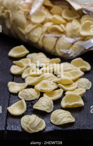 pâtes, orecchiette, noddles, pâtes Banque D'Images