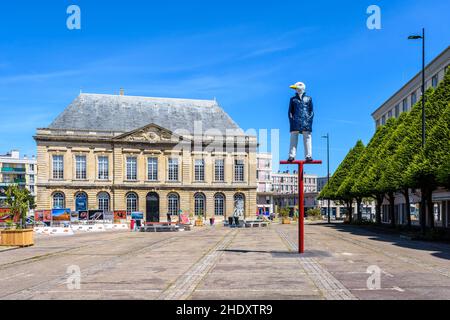 Sculpture 'Monsieur Goéland' (Monsieur Gull) de Stephan Balkenhol et du Musée d'Histoire naturelle du Havre, France. Banque D'Images