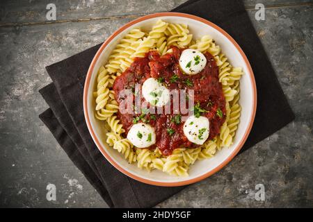 plat à pâtes, fusilli, alla napoletana, plat à pâtes, fusillis,alla napoletanas Banque D'Images