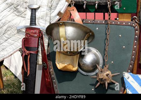 vêtements de travail de protection, casque de chevalier, vêtements de travail de protection, casques de chevalier Banque D'Images