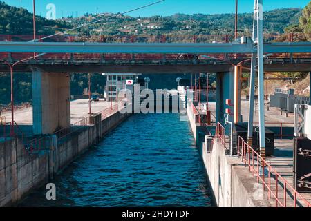 Cadenas et barrage de Carapatelo Banque D'Images