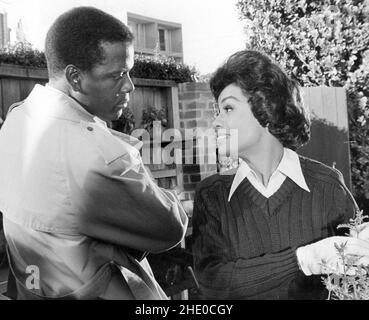 6 FÉVRIER 2007 - BARBARBARBARBARBARBARACCNAIRETRO.BARBARA MCNAIR ET SIDNEY POITIER DANS ''ILS M'APPELLENT MISTER TIBBS'.TV-FILM STILL.FOURNI PAR PHOTOS(Credit image: Ã‚© Globe photos/ZUMA Wire) Banque D'Images