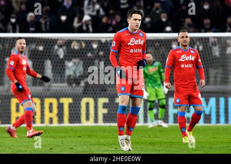 Turin, Italie.06 janvier 2022.Amir Rrahmani, Piotr Zielinski et Stanislav Lobotka de SSC Napoli sont vus pendant le match de football Serie A entre Juventus FC et SSC Napoli.Credit: Nicolò Campo/Alay Live News Banque D'Images