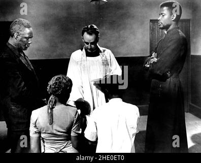 ''CRY, THE WAID COUNTRY''.CANADA LEE SIDNEY POITIER CHARLES CARSON.(Credit image: Ã‚© Globe photos/ZUMA Wire) Banque D'Images