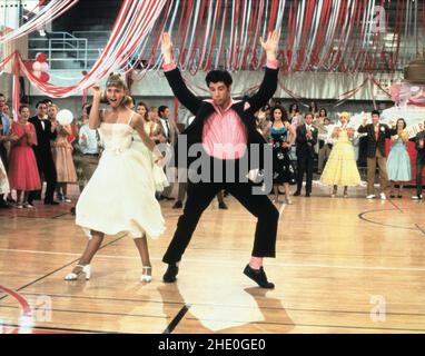 DATE DE SORTIE : le 16 juin 1978.TITRE DU FILM : graisse.STUDIO: Paramount Pictures.DIRECTEUR: Randal Kleiser.PARCELLE: Bonne fille Sandy et le greaser Danny est tombé amoureux au cours de l'été.Mais lorsqu'ils découvriront de manière inattendue qu'ils sont maintenant dans la même école secondaire, ils seront en mesure de ranimer leur romance.AVEC: OLIVIA NEWTON-JOHN comme Sandy, JOHN TRAVOLTA comme Danny.(Image de crédit : © Paramount Pictures/Entertainment Pictures) Banque D'Images