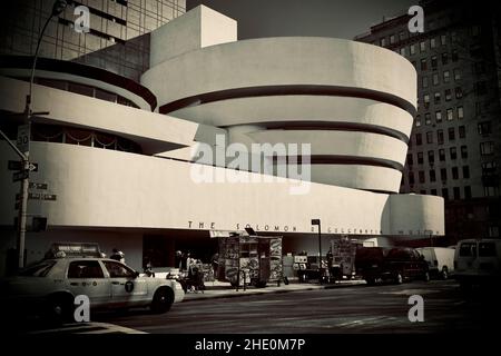 Le Solomon R. Guggenheim Museum de New York est situé sur 5th Ave Banque D'Images