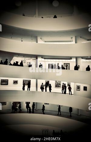 Le Solomon R. Guggenheim Museum de New York est situé sur 5th Ave Banque D'Images