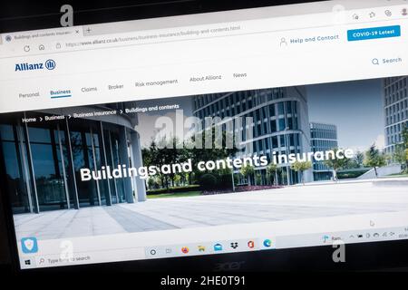 Site Web de la compagnie d'assurance Allianz sur un ordinateur portable, Royaume-Uni.Page d'assurance des bâtiments et du contenu. Banque D'Images