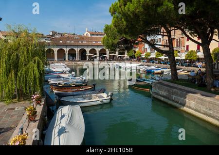 Alter Hafen Porto Vecchio à Desenzano Banque D'Images