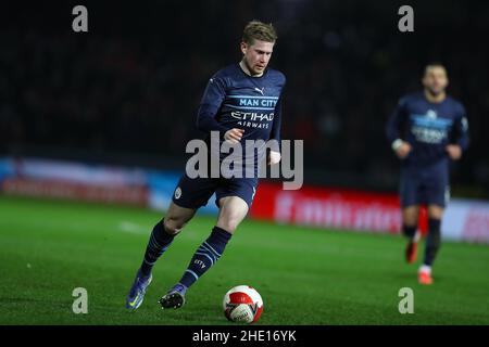 Swindon, Royaume-Uni.07th janvier 2022.Kevin de Bruyne de Manchester City en action.The Emirates FA Cup, 3rd Round Match, Swindon Town v Manchester City au terrain du comté d'Energy Check à Swindon, Wiltshire, le vendredi 7th janvier 2022. Cette image ne peut être utilisée qu'à des fins éditoriales.Utilisation éditoriale uniquement, licence requise pour une utilisation commerciale.Aucune utilisation dans les Paris, les jeux ou les publications d'un seul club/ligue/joueur. photo par Andrew Orchard/Andrew Orchard sports Photography/Alamy Live News crédit: Andrew Orchard sports Photography/Alamy Live News Banque D'Images