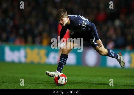 Swindon, Royaume-Uni.07th janvier 2022.James McAtee de Manchester City en action.The Emirates FA Cup, 3rd Round Match, Swindon Town v Manchester City au terrain du comté d'Energy Check à Swindon, Wiltshire, le vendredi 7th janvier 2022. Cette image ne peut être utilisée qu'à des fins éditoriales.Utilisation éditoriale uniquement, licence requise pour une utilisation commerciale.Aucune utilisation dans les Paris, les jeux ou les publications d'un seul club/ligue/joueur. photo par Andrew Orchard/Andrew Orchard sports Photography/Alamy Live News crédit: Andrew Orchard sports Photography/Alamy Live News Banque D'Images