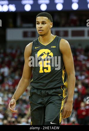 Madison, WI, États-Unis.06th janvier 2022.Iowa Hawkees avance Keegan Murray (15) lors du match de basket-ball NCAA entre les Iowa Hawkees et les Wisconsin Badgers au Kohl Center de Madison, WISCONSIN.Darren Lee/CSM/Alamy Live News Banque D'Images